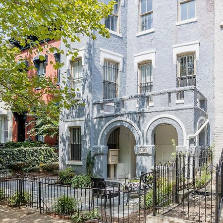 Beautiful 1-Br Flat Nestled Between Dupont & Logan Apartment Washington Bagian luar foto