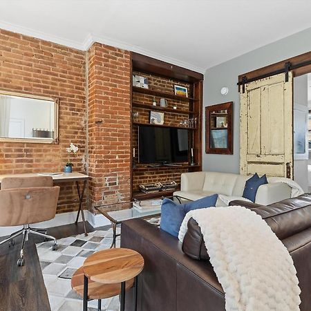 Beautiful 1-Br Flat Nestled Between Dupont & Logan Apartment Washington Bagian luar foto