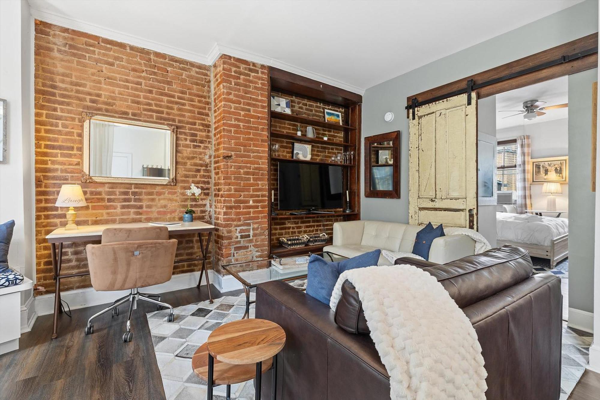 Beautiful 1-Br Flat Nestled Between Dupont & Logan Apartment Washington Bagian luar foto